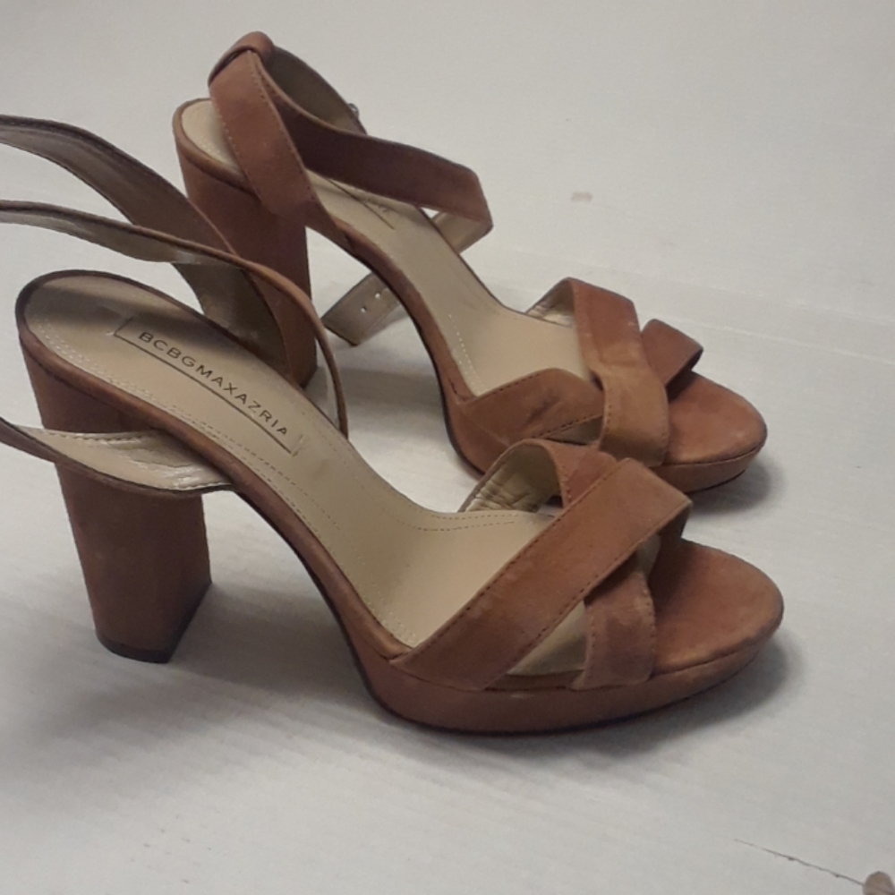 BCBGMAXAZRIA SEUDE HEELS